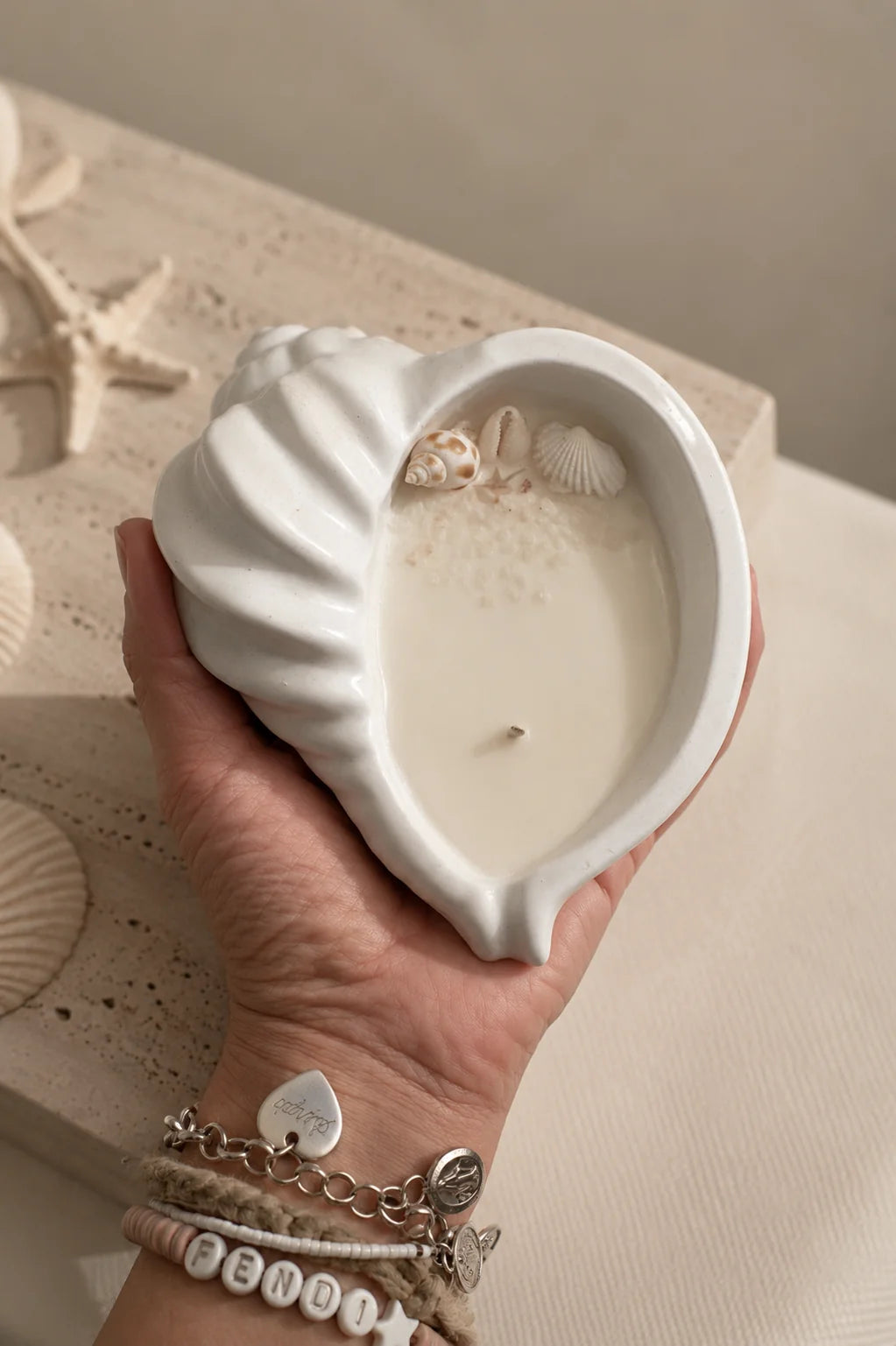 VELA "GOTA" DE SOJA EN BASE DECORATIVA LAUEM